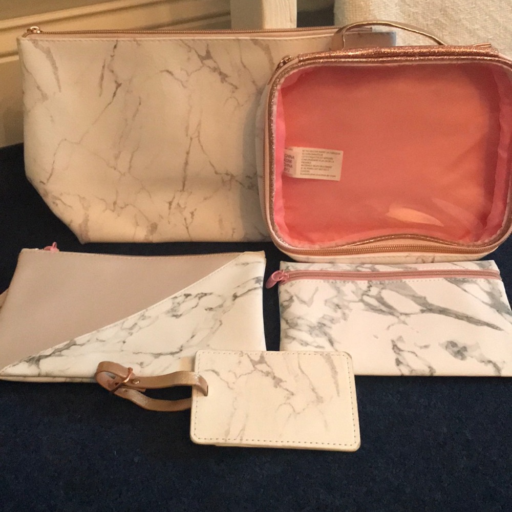 Travel set - Picture 4 of 4